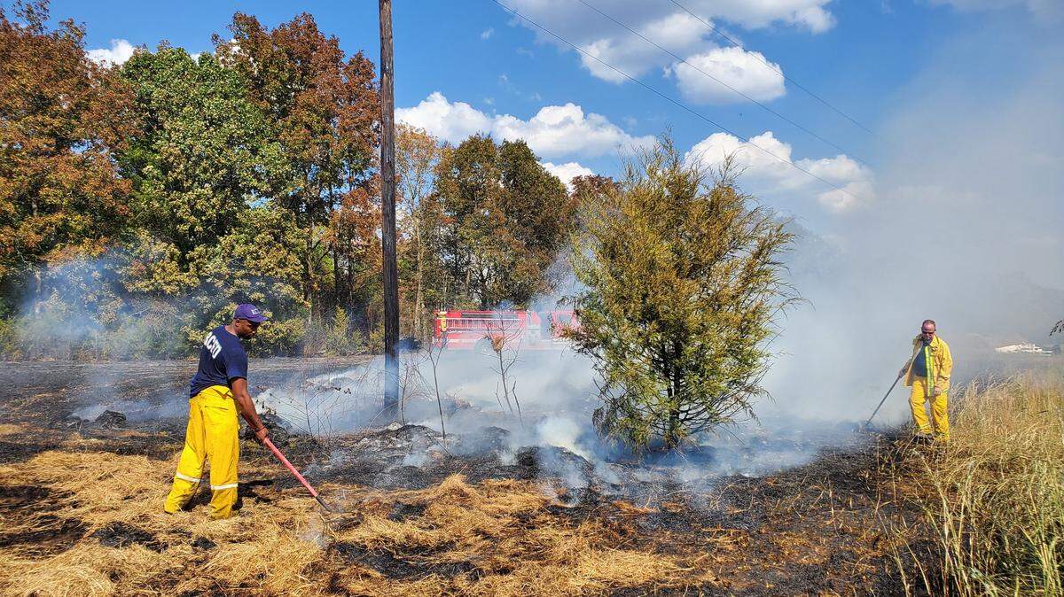 A brush fire burned 10 acres Wednesday in Rutherford County, Tennessee.