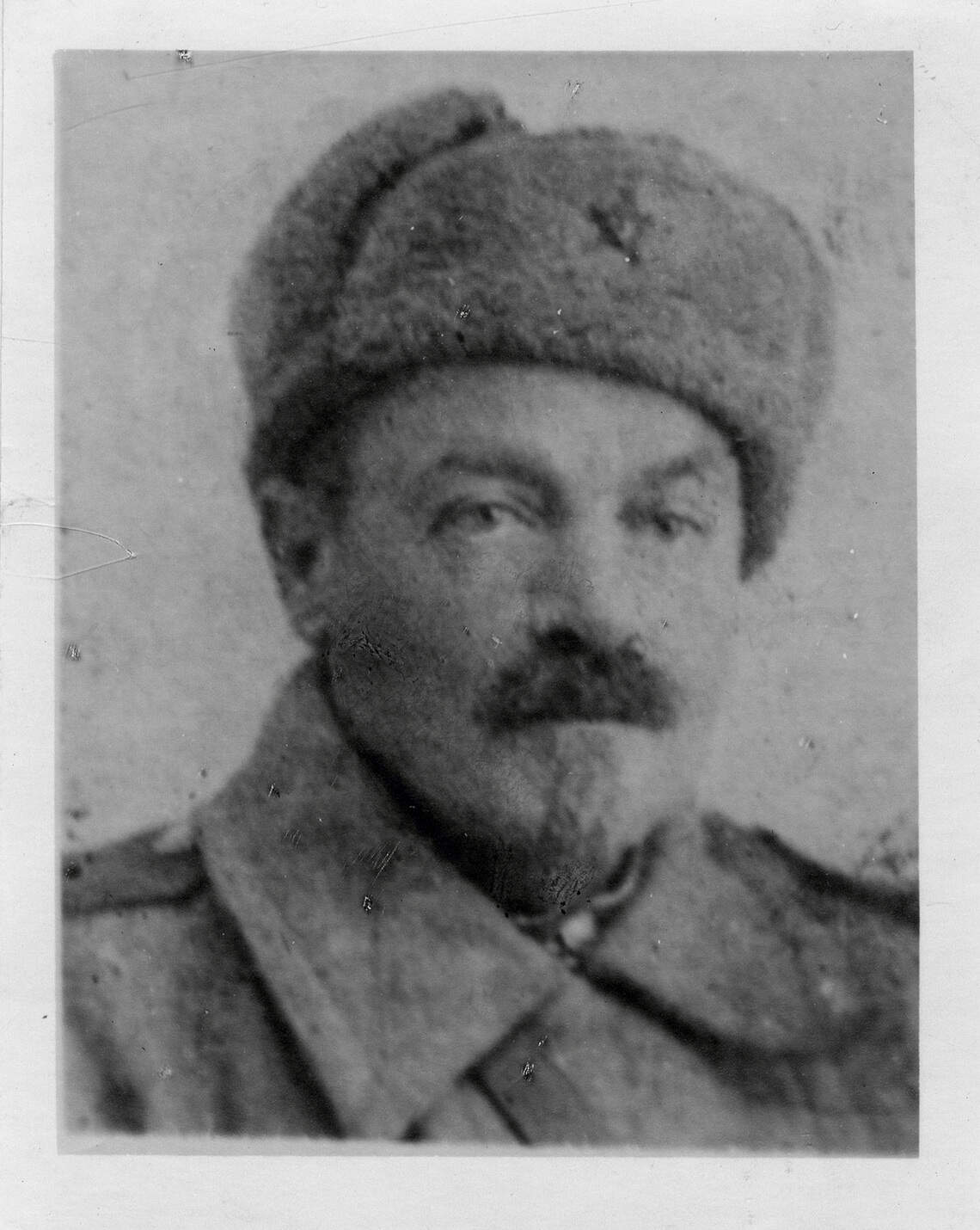 07 - GIldenman como Partisan_1.jpg Moshe Gildenman como partidário, início de 1943.