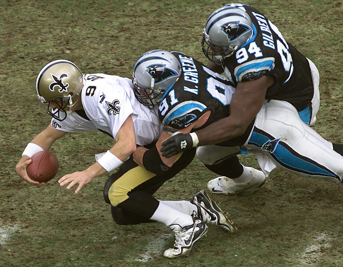In the last game of his NFL career, on Jan. 2nd, 2000, the Carolina Panthers’ Kevin Greene (91) sacked New Orleans quarterback Jake Delhomme twice in the Panthers’ 45-13 win. Delhomme would become the Panthers’ quarterback in 2003 and direct the team to a Super Bowl that season. Greene would make the Pro Football Hall of Fame. Greene died in 2020 at the age of 58.