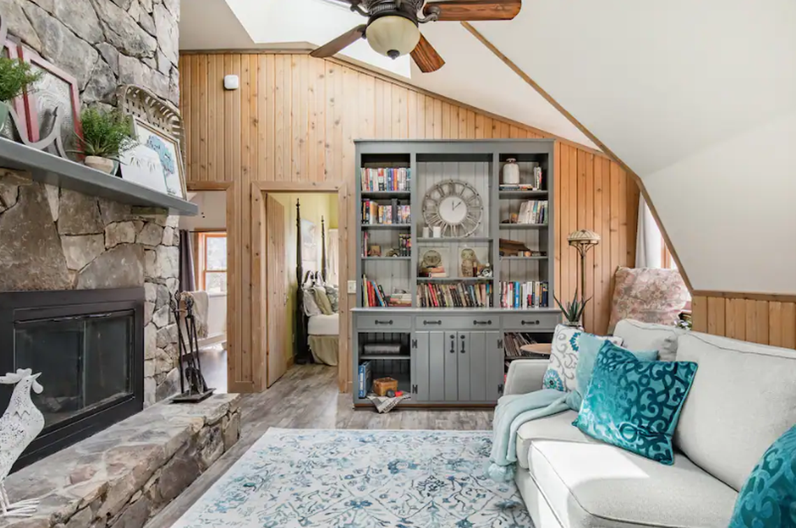 These images can only be used with stories related to Airbnb listings.