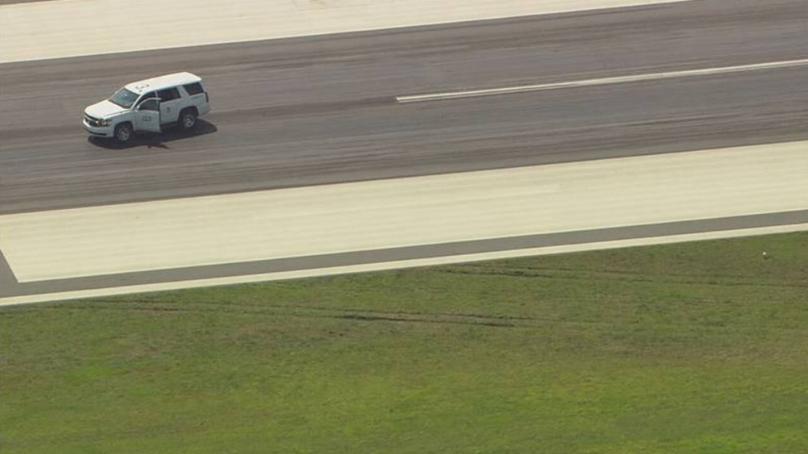 American Airlines plane ran off runway at Charlotte airport, no injuries reported