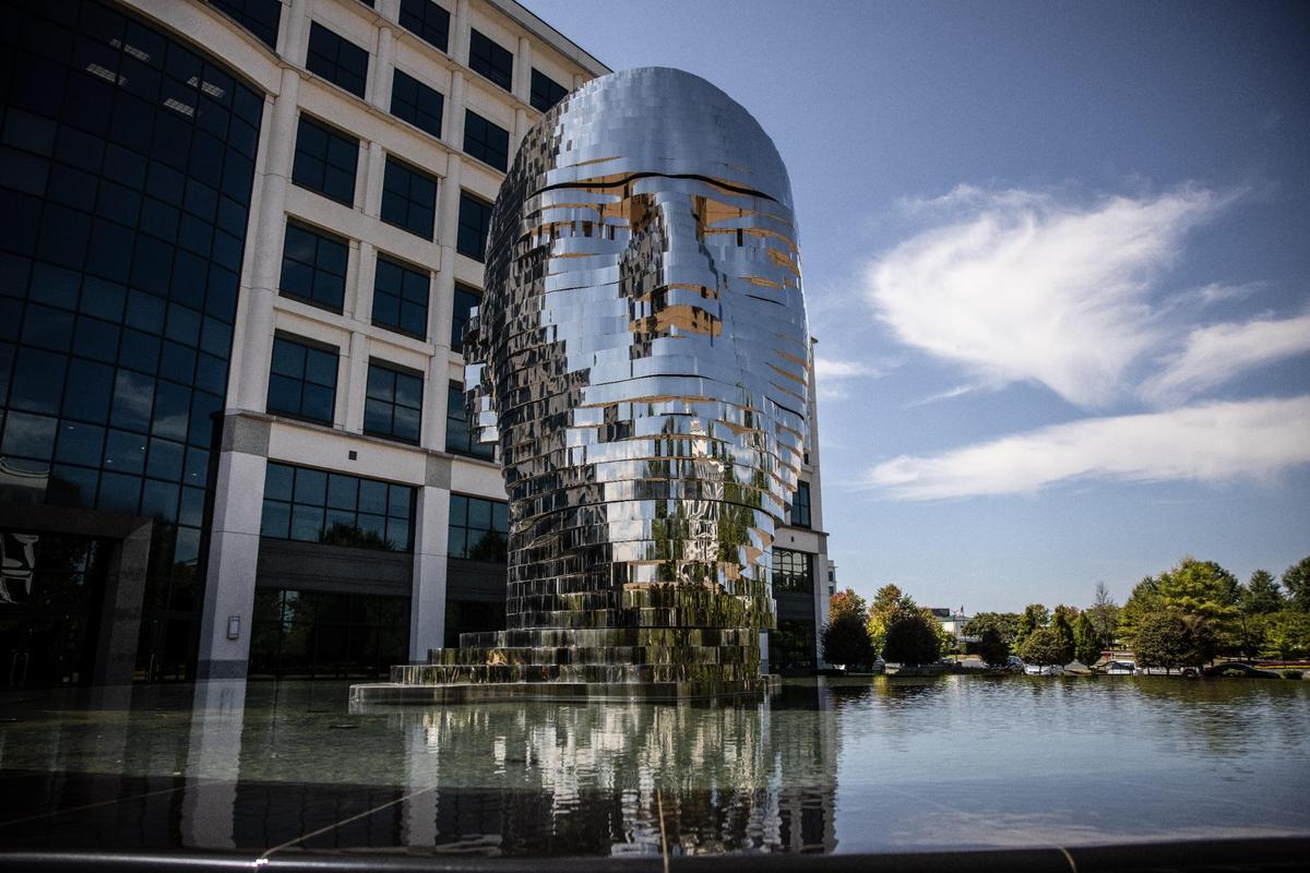 Metalmorphosis sculpture in Charlotte, N.C., on Friday, September 3, 2021. Count Arco, the Charlotte developer who conceived the sculpture and was the great-grandson of the last King of Bavaria, has died in his native Austria.