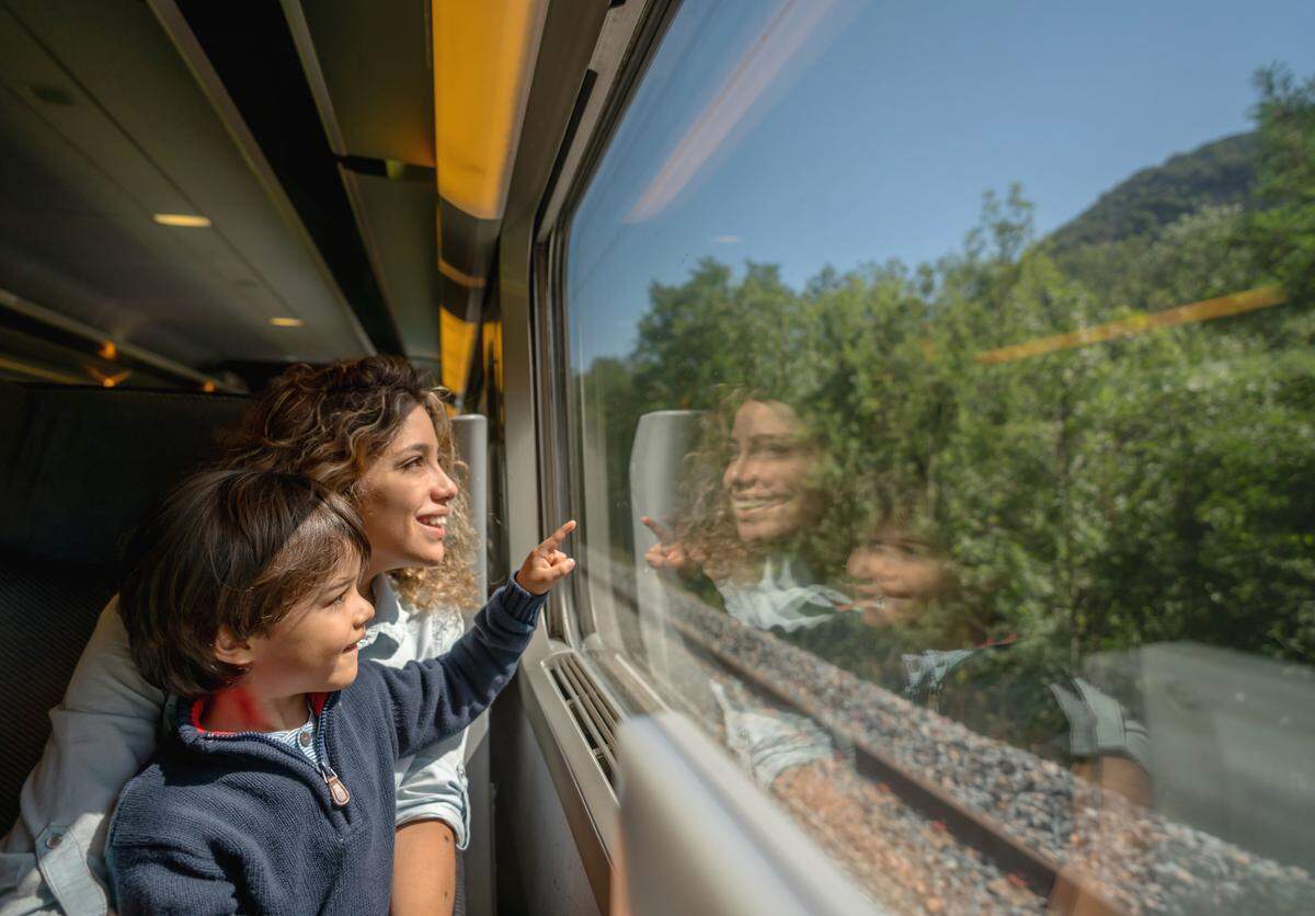 A proposed high-speed passenger train from Charlotte to Atlanta is on of three Charlotte corridor projects awarded $500,000 by the federal government for study.