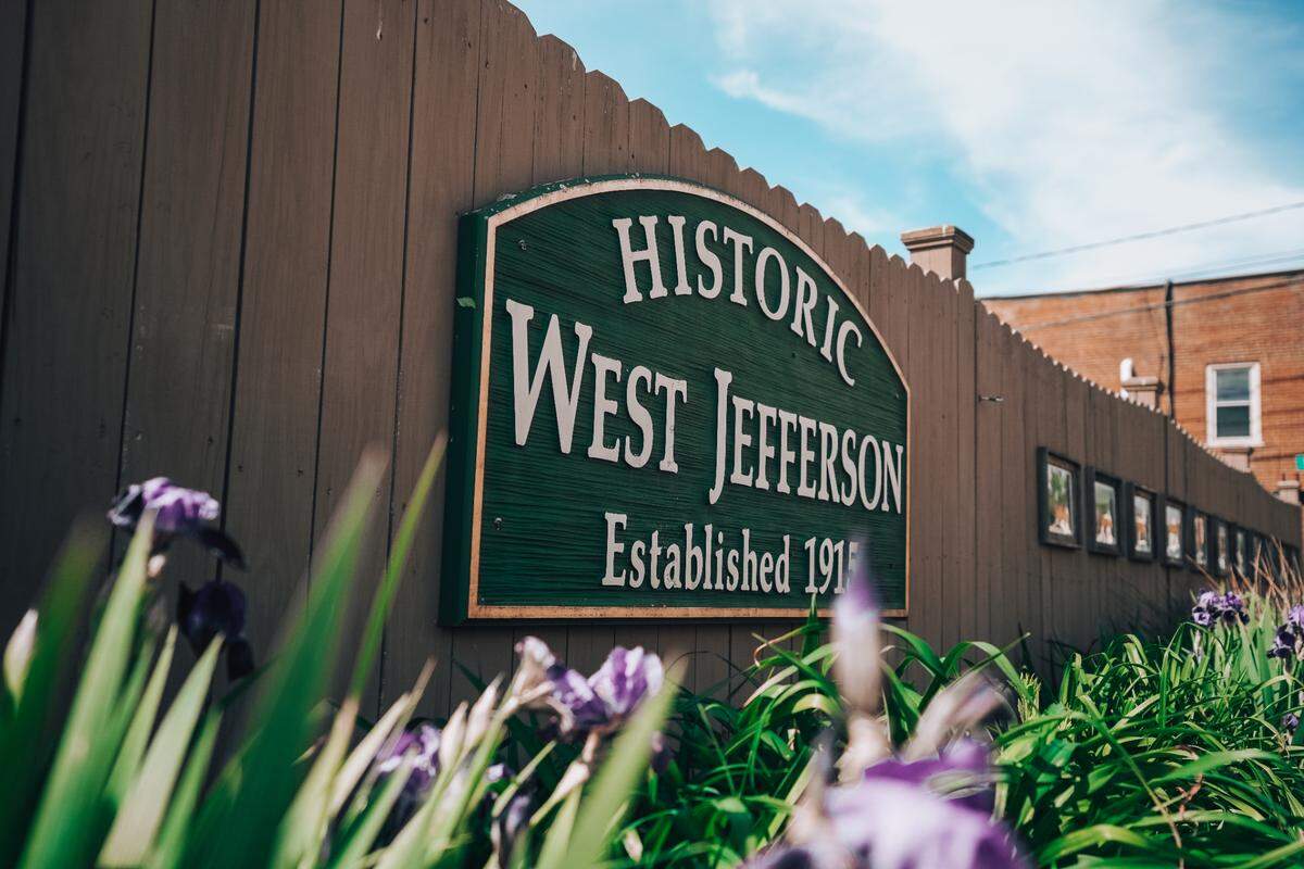 West Jefferson’s quaint downtown is filled with locally-owned shops and boutiques, art galleries and antique shops.
