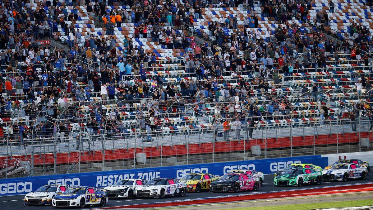 Drivers compete during the Bank of America Roval 400 at Charlotte Motor Speedway in Charlotte, N.C., Sunday, Oct. 9, 2022.
