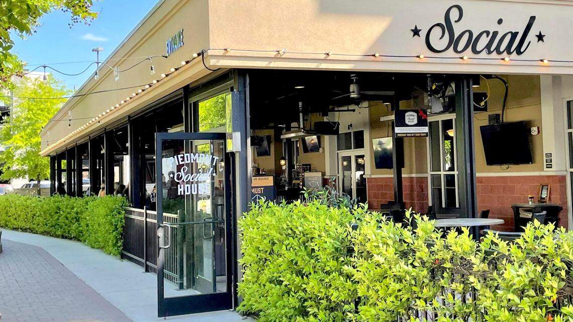 The 2021 ultimate guide to patios in Charlotte: Rivergate and Steele Creek edition.