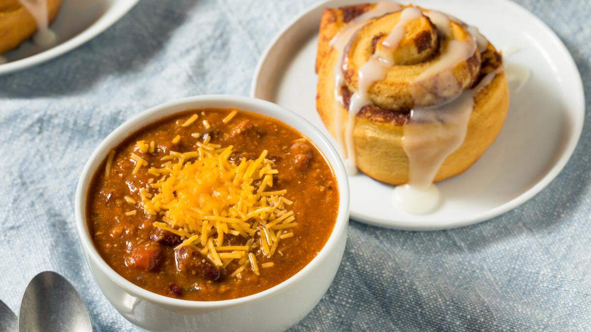 Homemade chili soup and cinnamon rolls are a popular food combination in Nebraska.