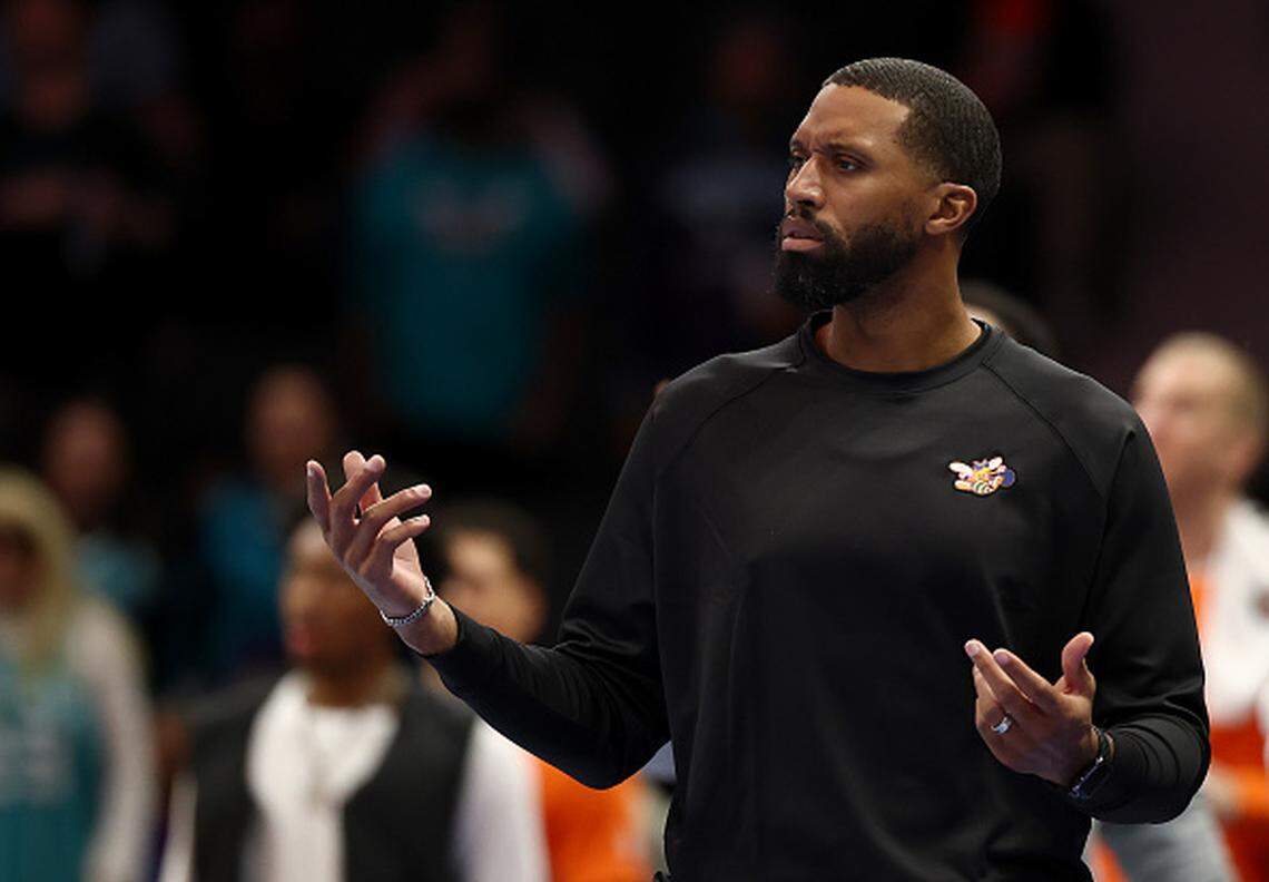 Head coach Charles Lee of the Charlotte Hornets looks on during the second quarter of the game against the Atlanta Hawks at Spectrum Center.