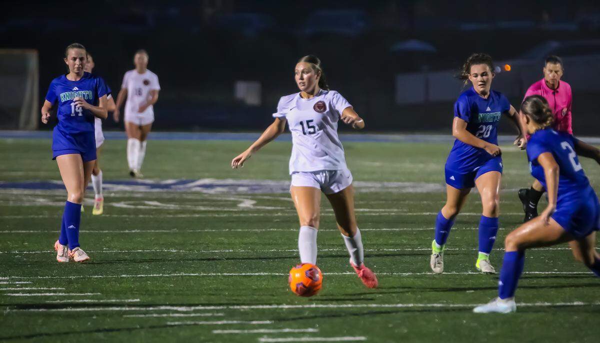 South Point’s Mackenzie Crill pushes the ball upfield during the second half at the NCHSAA 3A Western regional girls soccer championship at Lake Norman Charter School in Huntersville, NC on May 26th, 2025