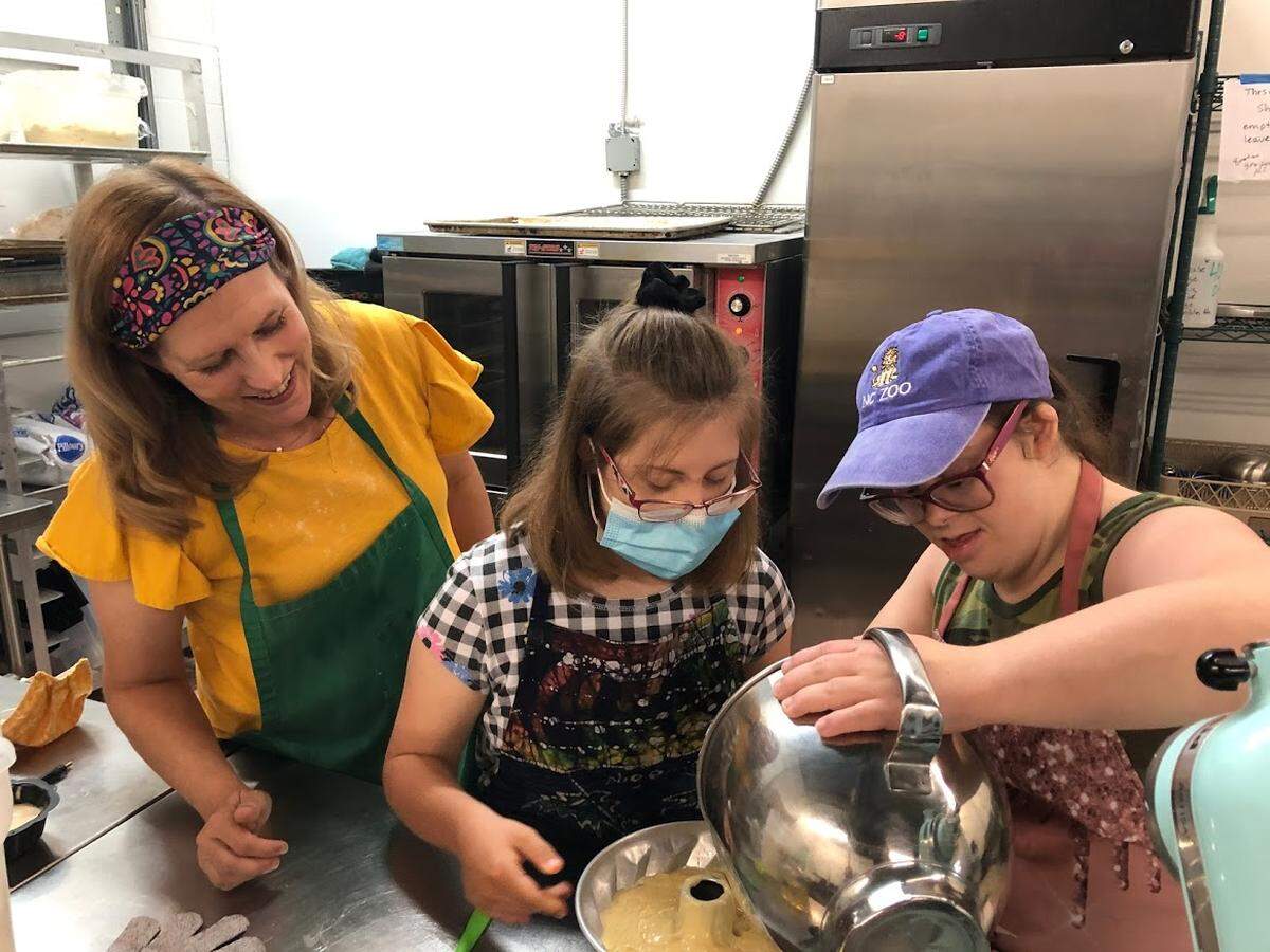 Renee Ratcliffe, a former special needs teacher, saw an opportunity to combine her professional expertise with her love of baking and created Cakeable.