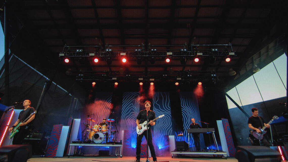 Concert review: 30 years later, Jimmy Eat World can still light a fire under a crowd