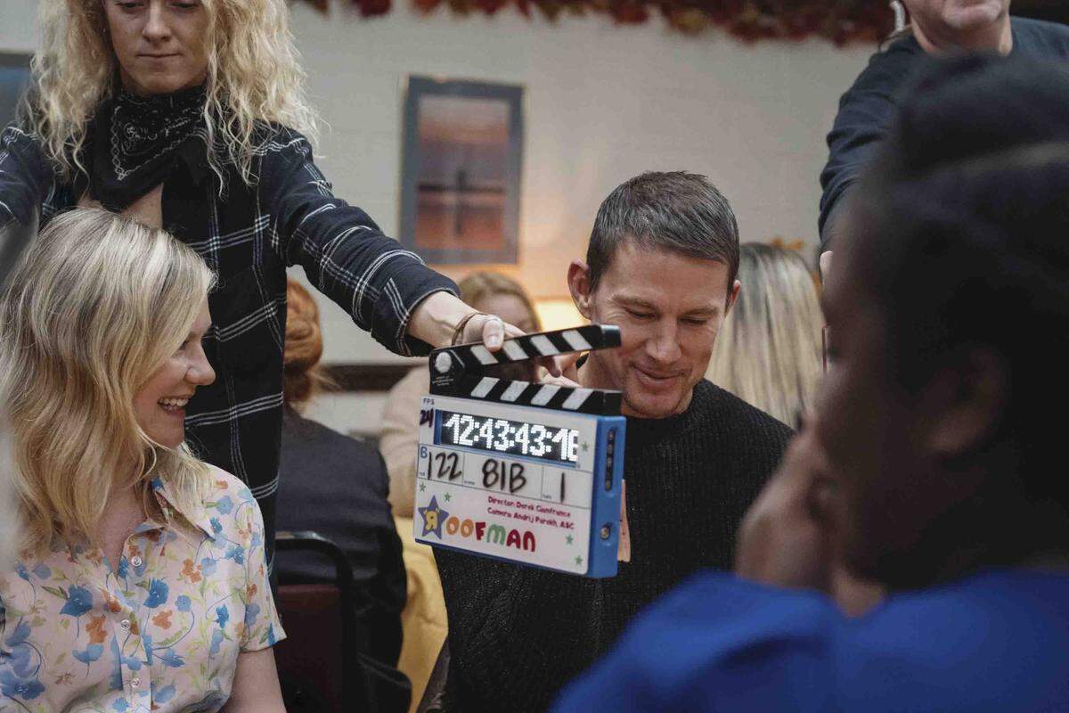 Kirsten Dunst (who portrays Leigh Wainscott) and Channing Tatum (Jeffrey Manchester) on the set of "Roofman.”