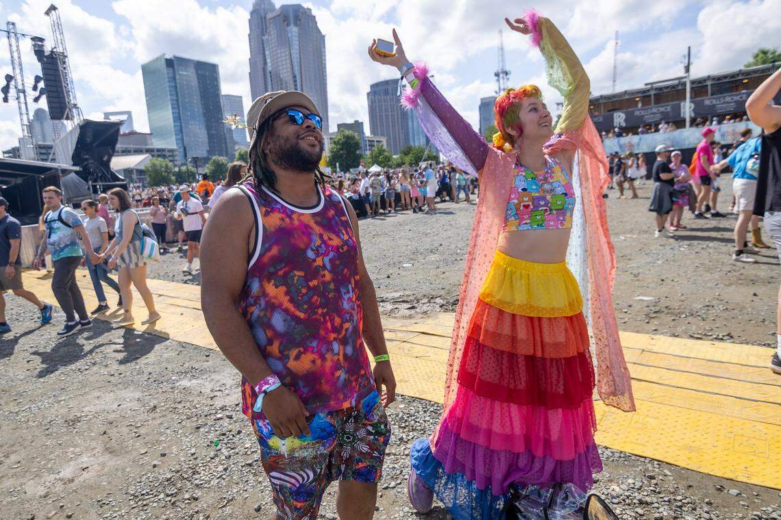 Lovin’ Life fans getting ready for the Beach Boys Sunday afternoon performance.