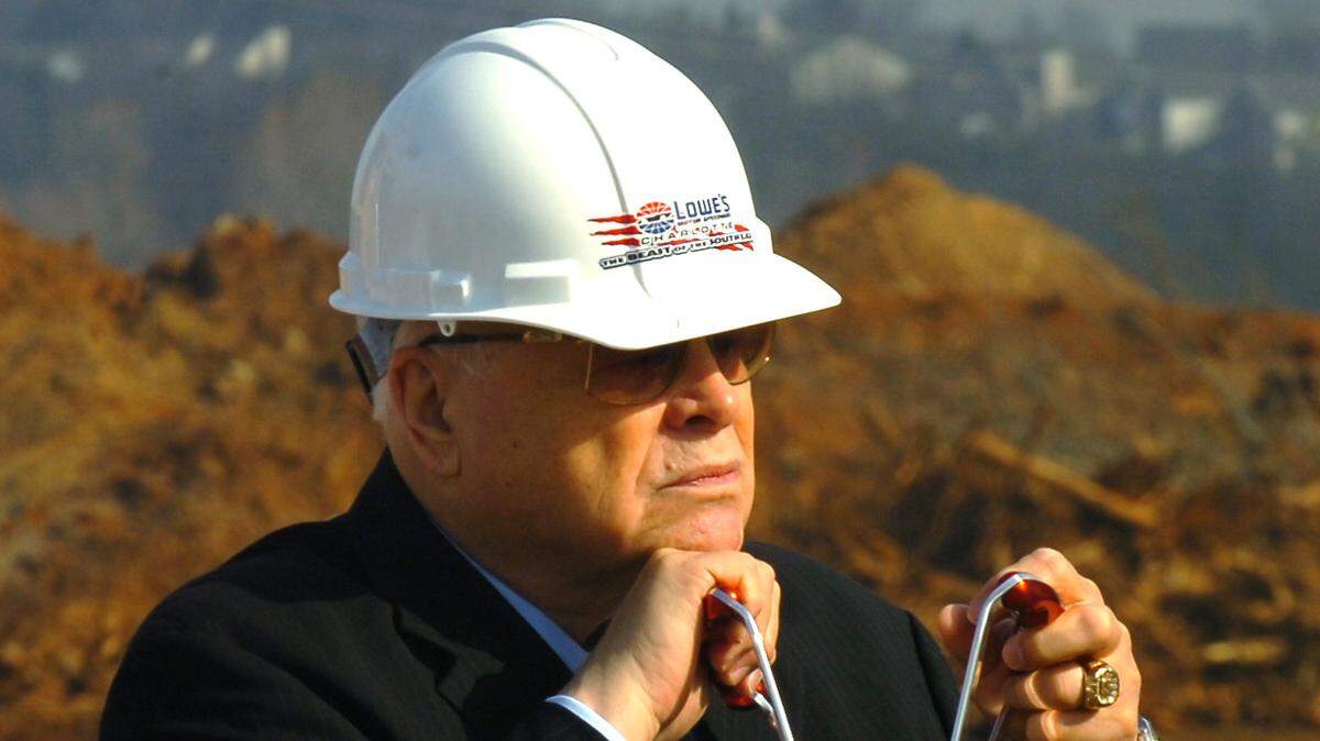 NASCAR world reacts to Bruton Smith’s death. Few ‘made a bigger impact to help the sport grow’