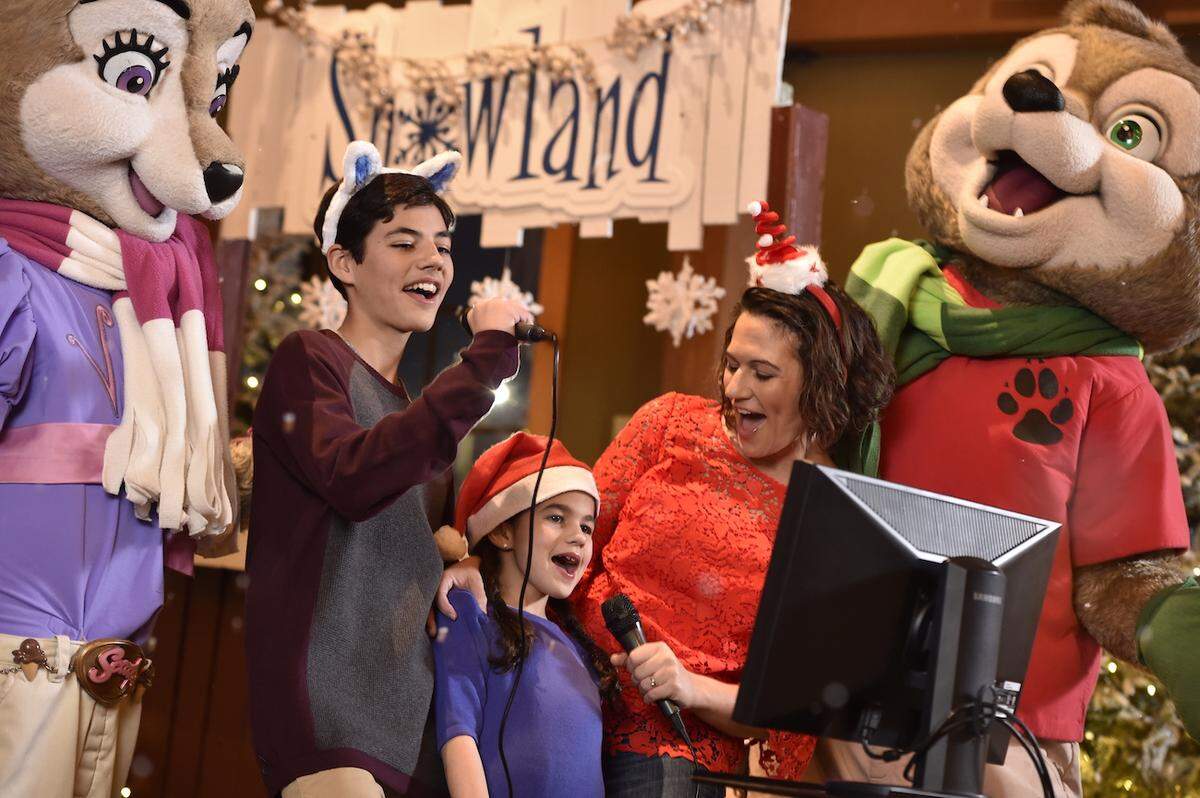 Great Wolf Lodge’s Snowland features snow showers and Santa, an interactive Frosty Fest Family Dance Party and more.