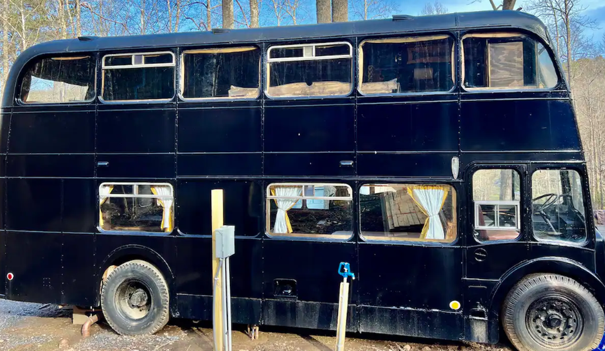 These images can only be used with stories related to Airbnb listings.
