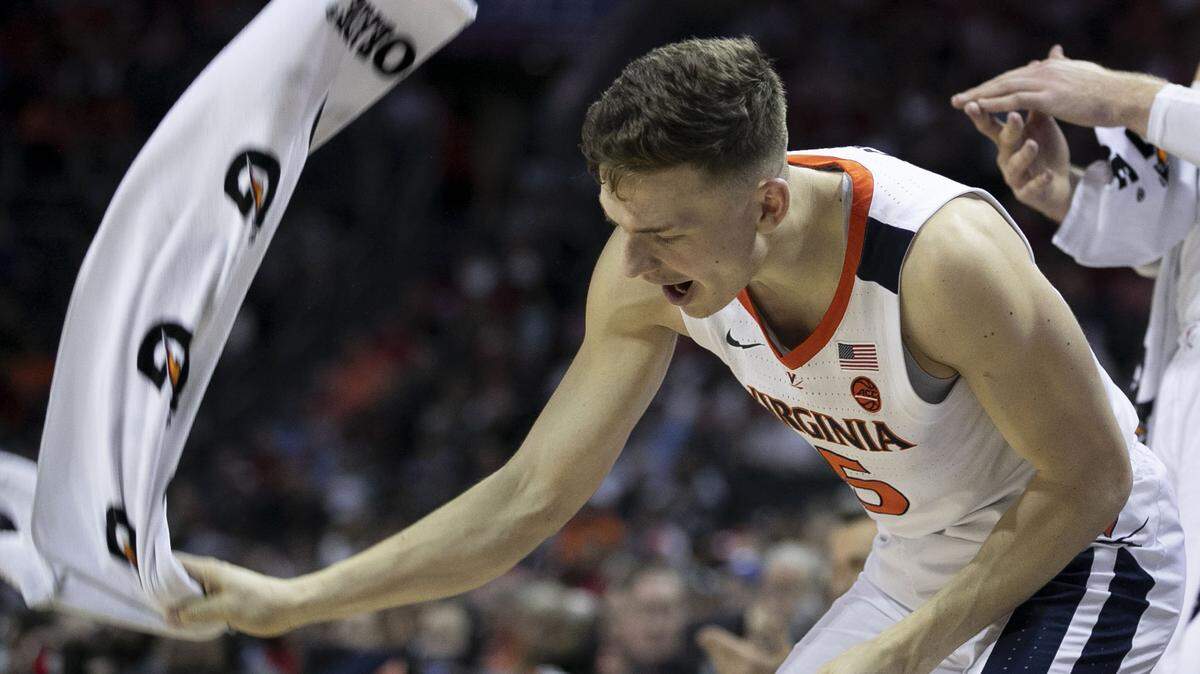 Virginia’s Kyle Guy scored 29 points against NC State during Thursday’s quarterfinal victory in the ACC Tournament in Charlotte.