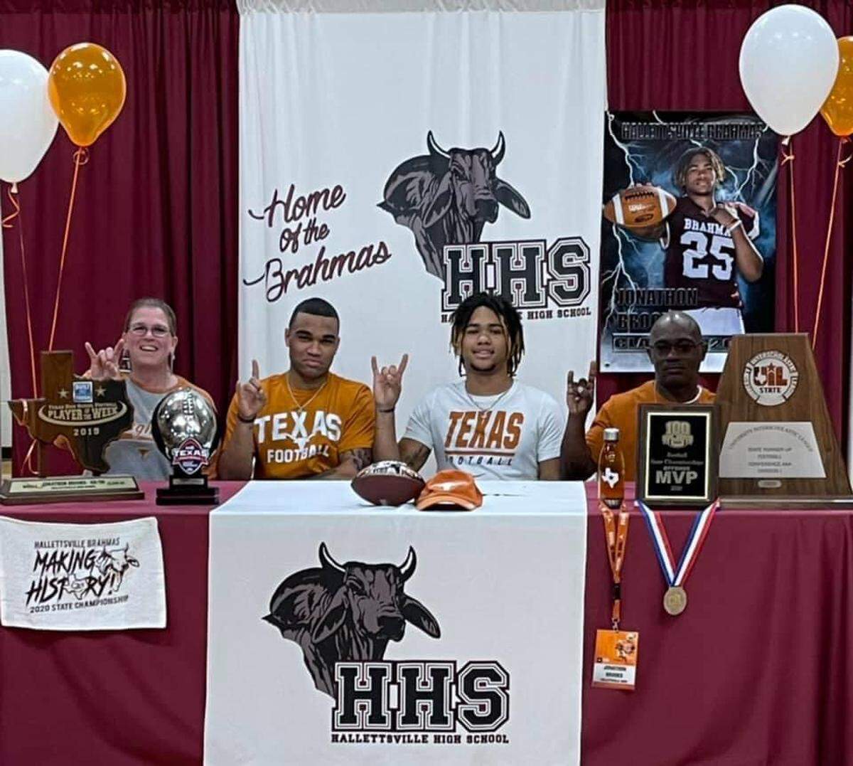 A sight from Jonathon Brooks’ signing day when he commits to Texas. From left to right: Jennifer Donovan (mom), Jordon Brooks (older brother), Jonathon (Panthers RB room) and Skip Brooks (father).