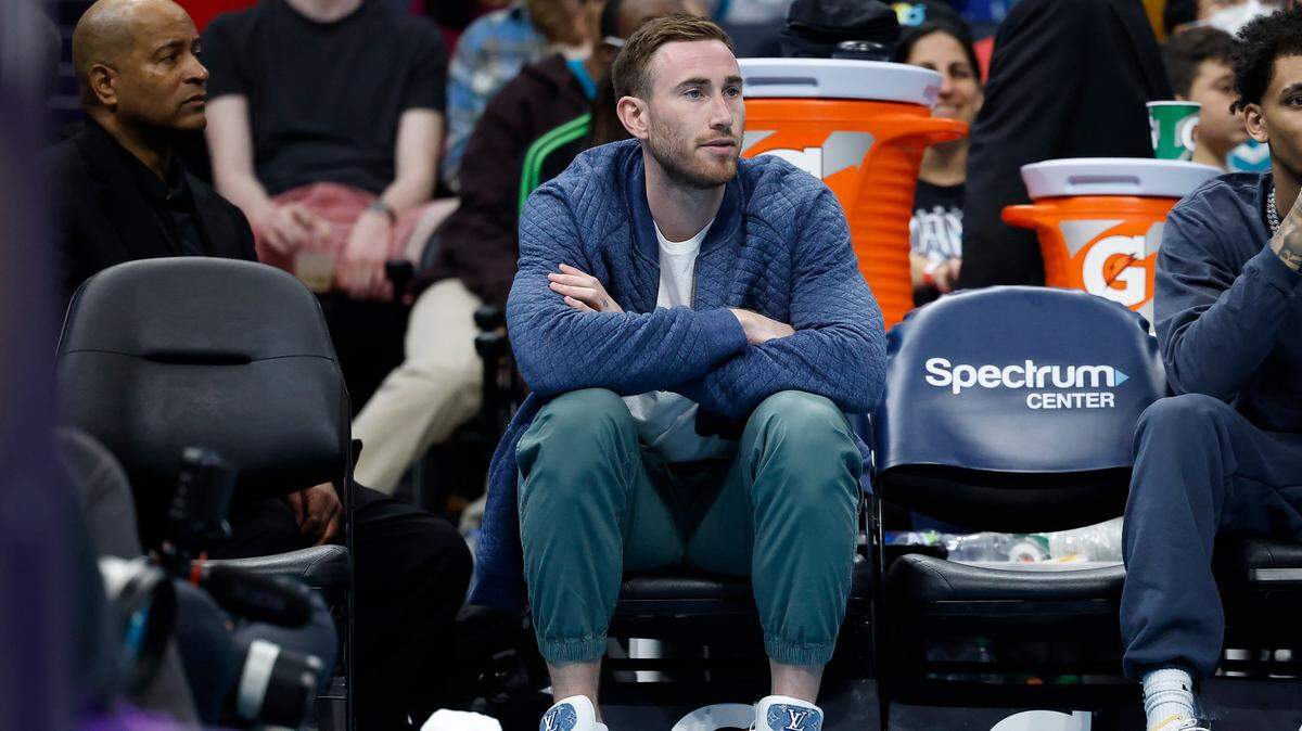 Charlotte Hornets forward Gordon Hayward (20) watches from the bench during a game against the Dallas Mavericks at Spectrum Center in Charlotte, N.C., Saturday, March 19, 2022.