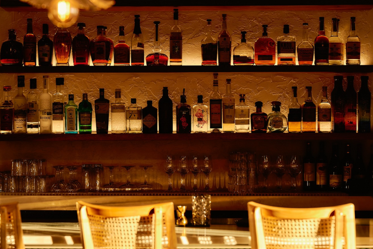 Folia is a lush cocktail bar in South End with light bites available all day, plus weekend brunch.