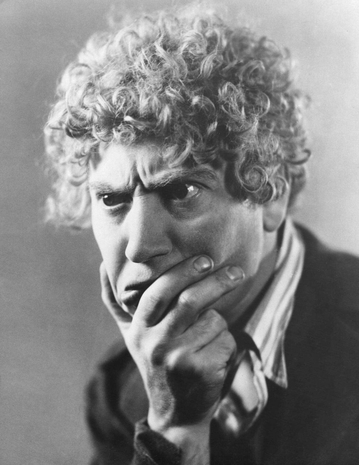 circa 1935:  A portrait of Harpo Marx (1888 - 1964), one of the Marx Brothers.  (Photo by Hulton Archive/Getty Images)