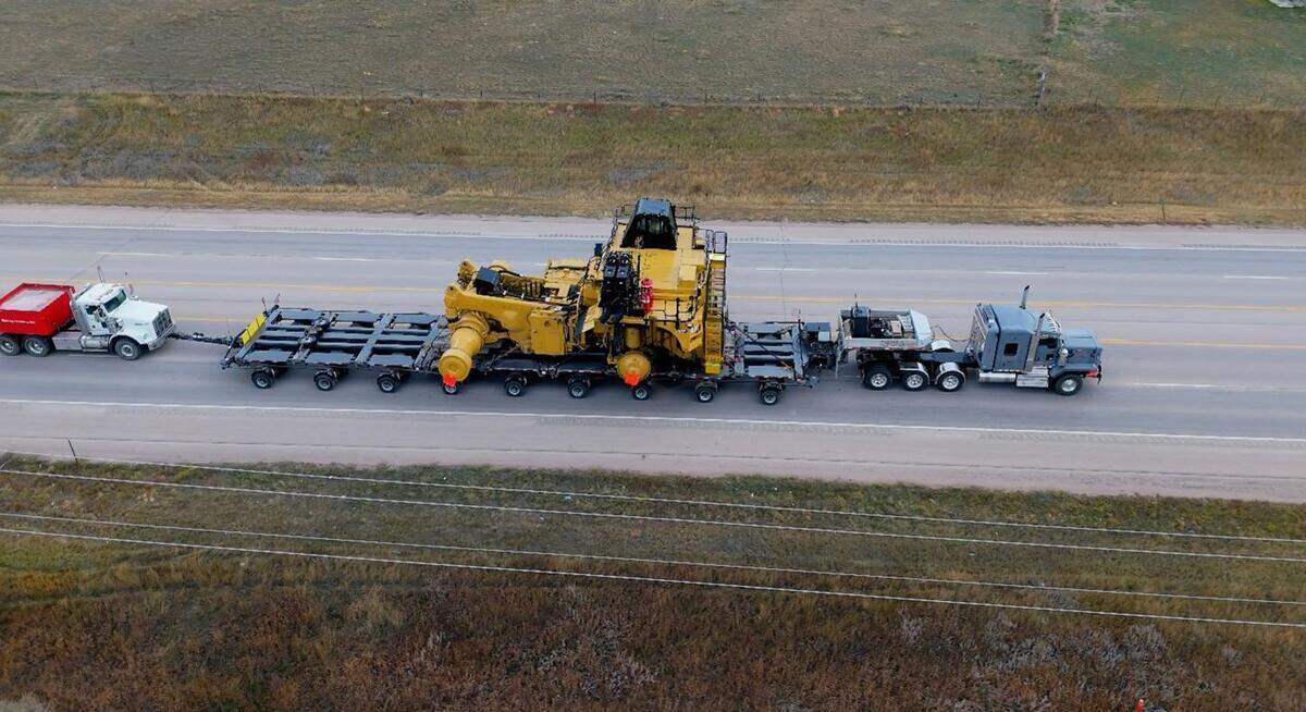 This Goldhofer THP/DC, heavy-duty-dual-lane modular trailer is designed for oversized cargo.