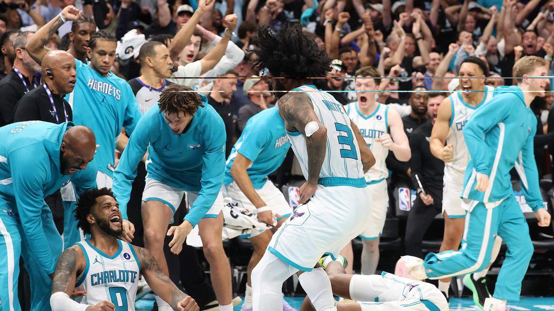 With emergence of Hornets and Panthers, Charlotte is no longer a sports punchline