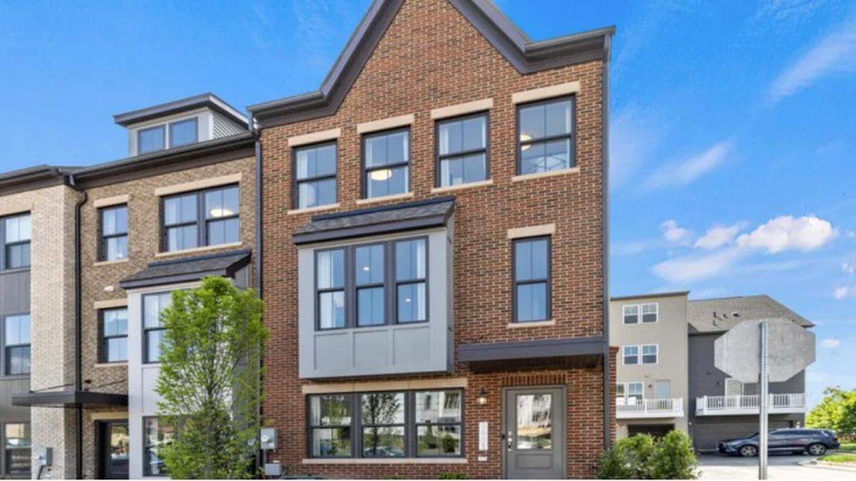 The Knox Crossing mixed-use community would include 413 apartments and townhomes and 30 units affordable to teachers, firefighters and police.