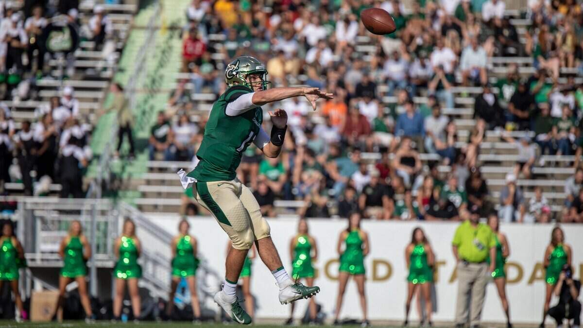 Chris Reynolds, above, is competing with Brett Kean for the Charlotte 49ers’ starting quarterback job.