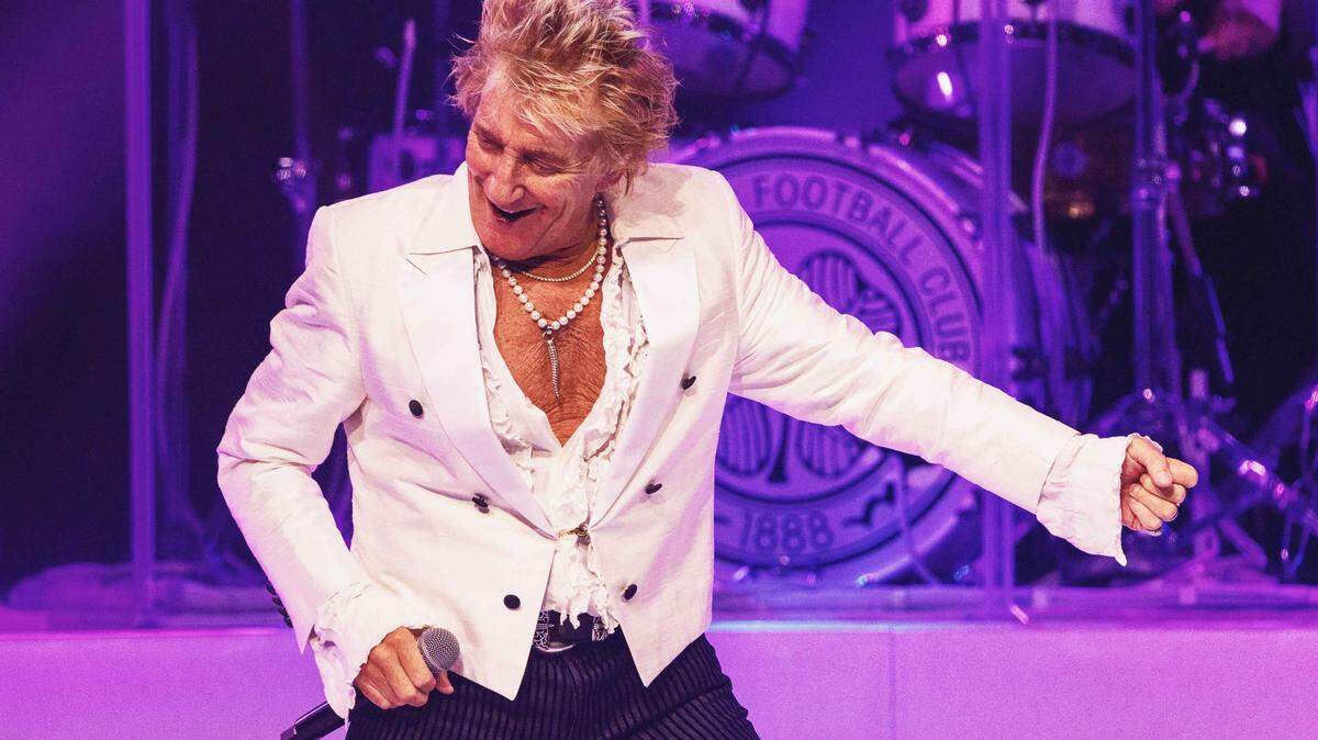 Rod Stewart performs at PNC Music Pavilion in Charlotte on Tuesday night.