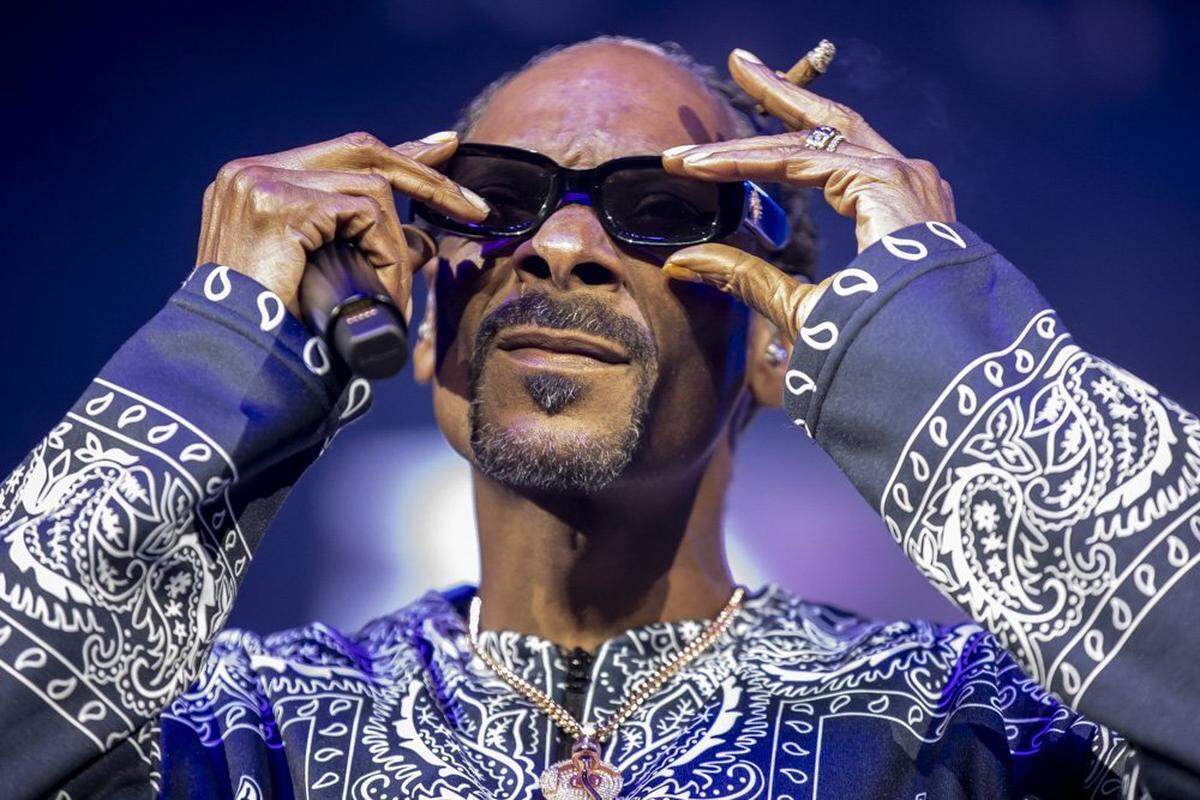 Snoop Dogg performs with Mount Westmore at Rupp Arena on Saturday in Lexington. The hiphop supergroup also includes Ice Cube, E-40 and Too Short. Snoop Dogg has been recording music since the 1990s.