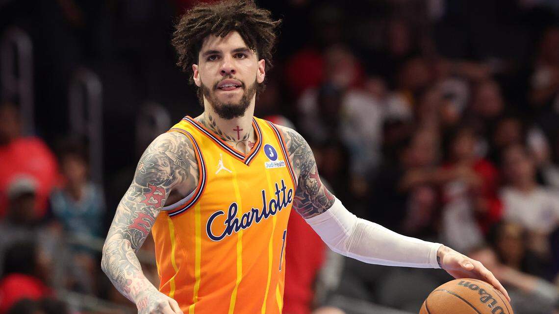 Durant drills Hornets on night that LaMelo Ball answers questions about his wreck