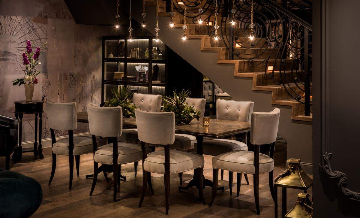 Named “Best Upscale Cocktail Bar” by Charlotte Magazine, Sophia’s Lounge serves crafted cocktails, sharable plates, and desserts in The Ivey’s Hotel.