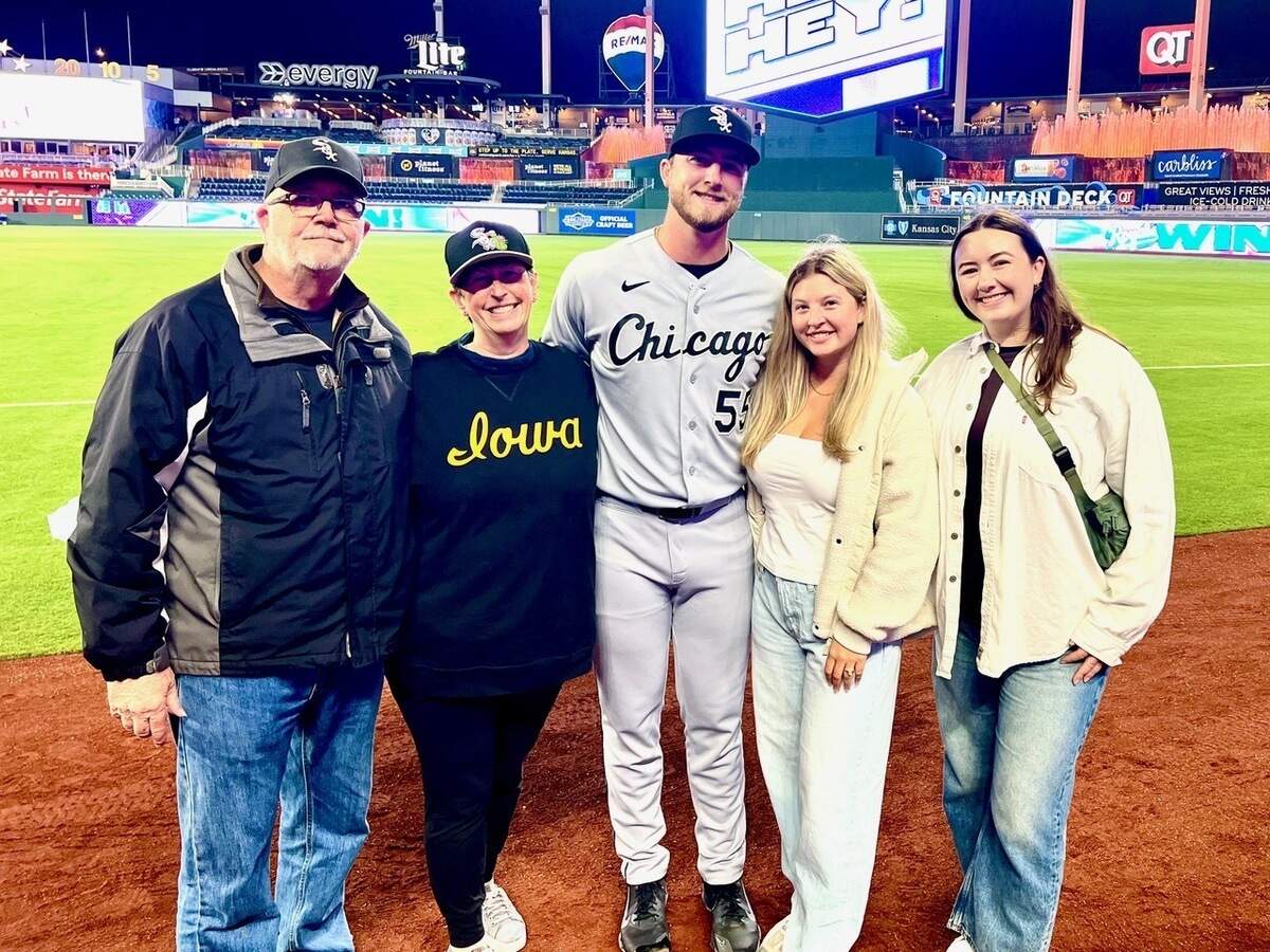 Photo of the night of Duncan Davitt’s MLB debut. From left to right: Mark Davitt (father), Amy Duncan (mother), Duncan Davitt, Emily Davitt (wife), Elizabeth Davitt (sister).