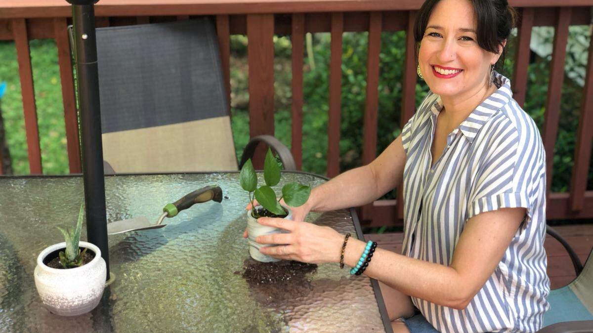 Shelley Stockton, a wife and mother, has navigated the COVID-19 pandemic with an autoimmune disease.