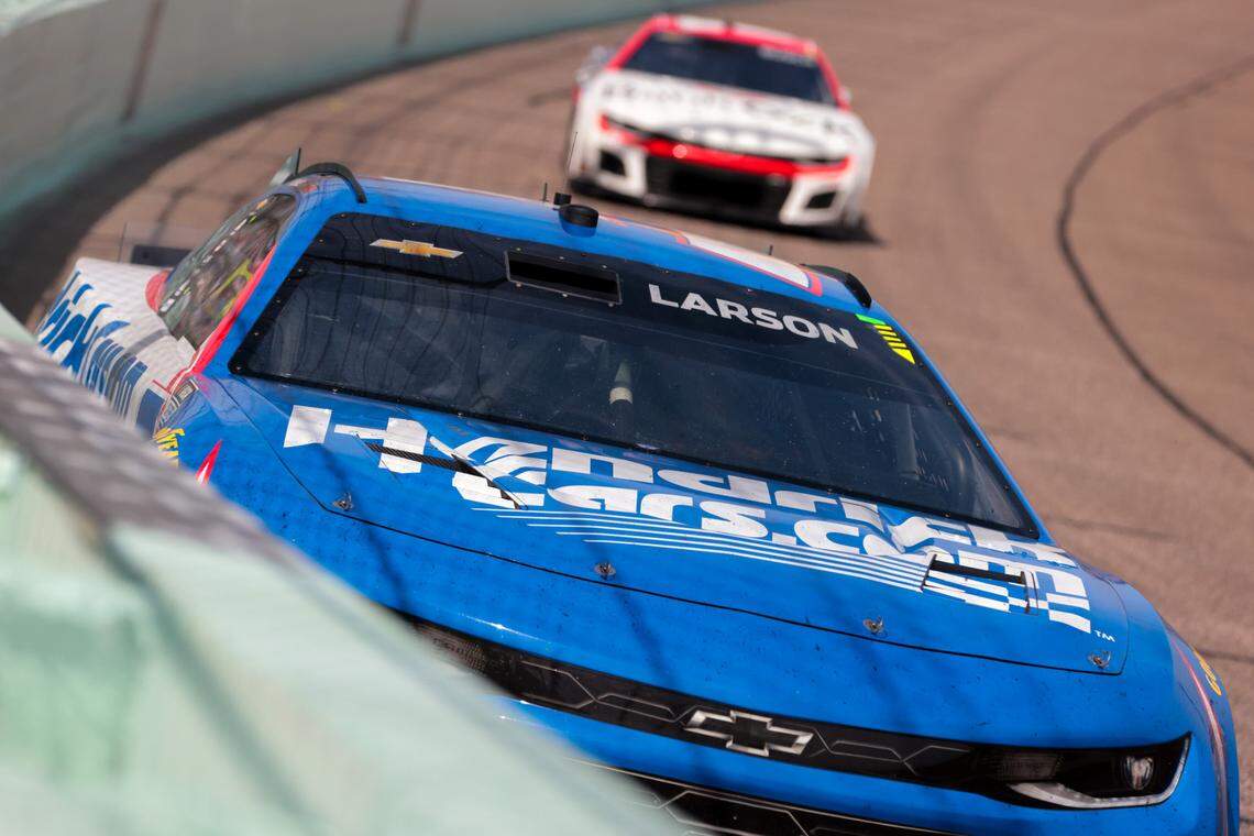 Mar 23, 2025; Homestead, Florida, USA; NASCAR Cup Series driver Kyle Larson (5) races during the Straight Talk Wireless 400 at Homestead-Miami Speedway.