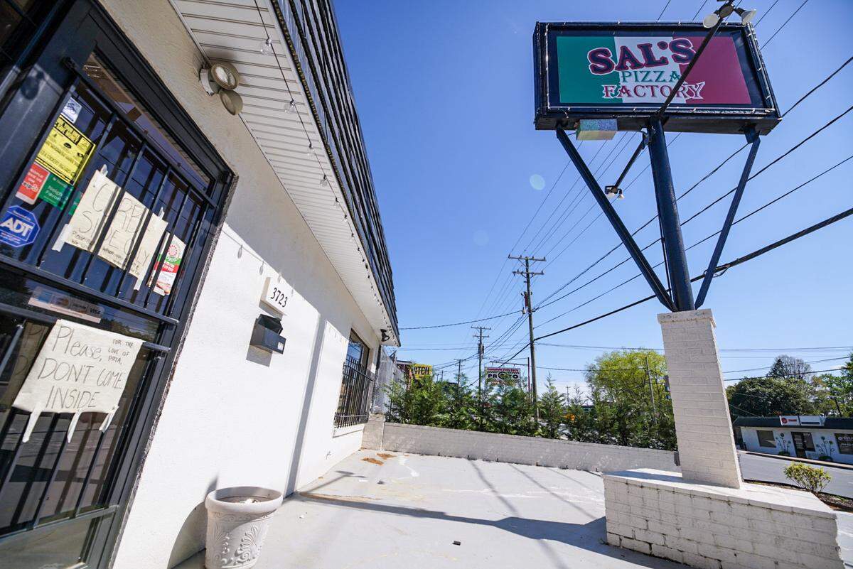 Sal’s Pizza Factory on April 4, 2020, during the COVID-19 pandemic.