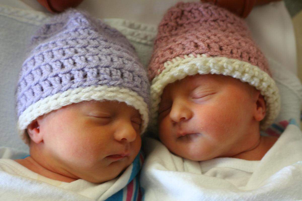 CharlotteFive’s Heidi Finley gave birth to twin daughters on Sept. 11, 2010.