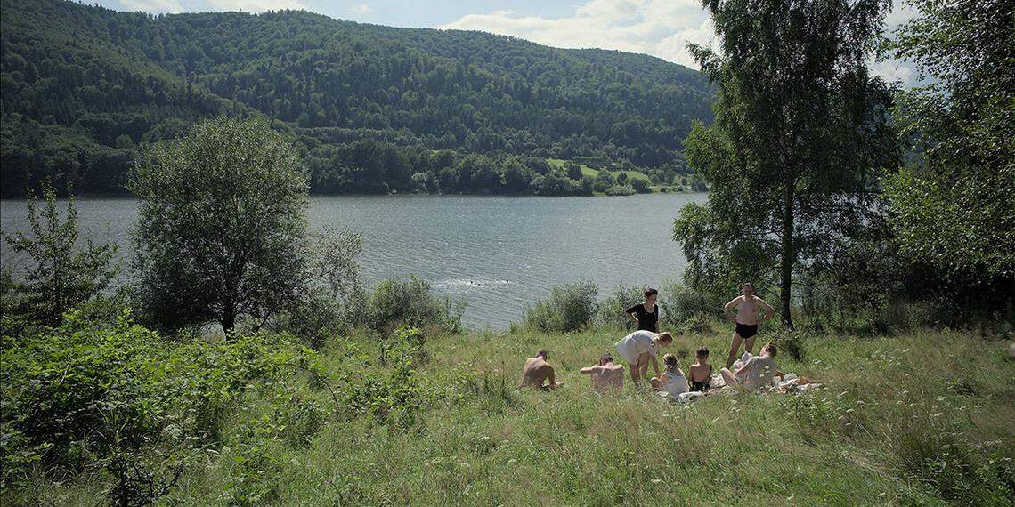 Director Jonathan Glazer’s new Holocaust film, “The Zone of Interest,” is interested in the banality of evil, how Nazis and their families are able to compartmentalize the evil they’re committing.