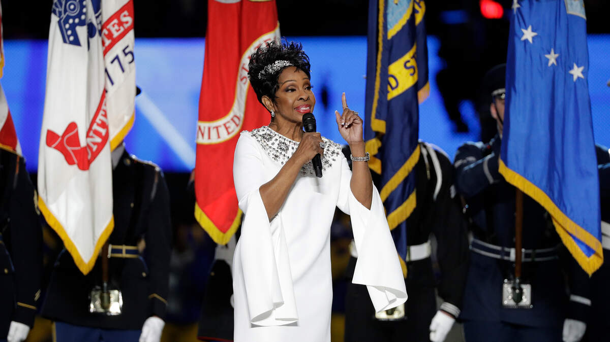 Gladys Knight sings the national anthem before the NFL Super Bowl 53 football game between the Los Angeles Rams and the New England Patriots Sunday, Feb. 3, 2019, in Atlanta. (AP Photo/David J. Phillip)