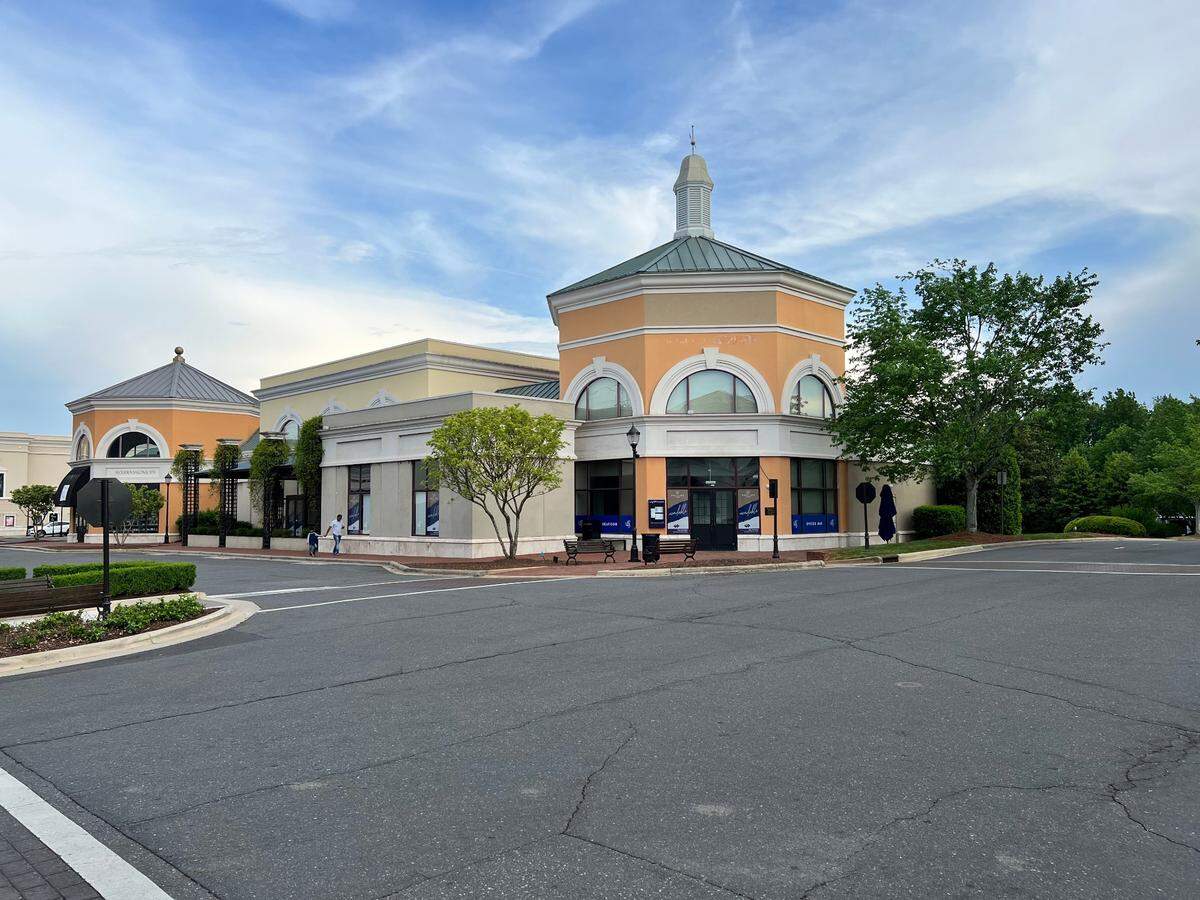 At Phillips Place in Charlotte, Limani took over the 7,750-square-foot former Upstream restaurant space, with its New York brand of Mediterranean-inspired seafood.