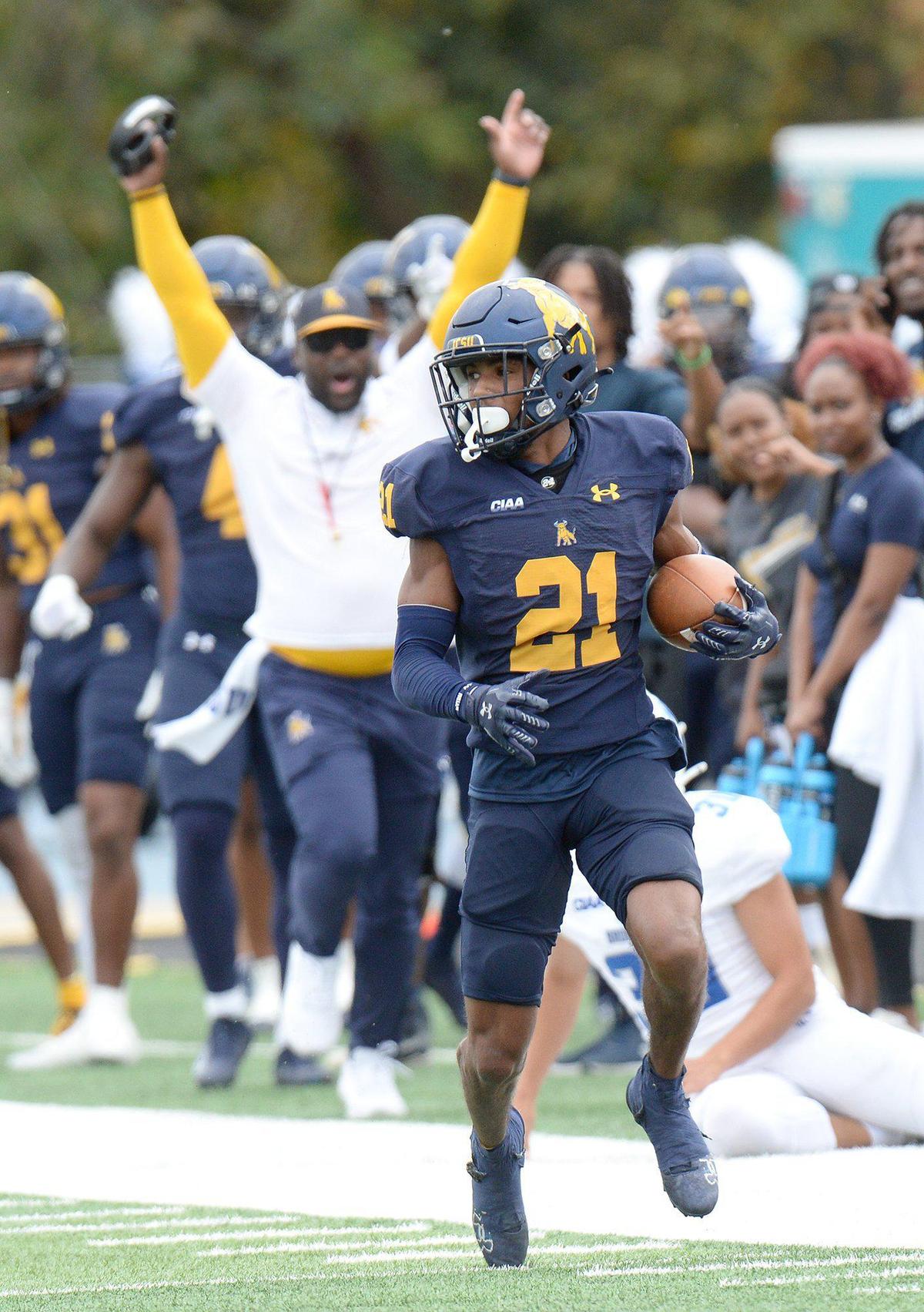 JCSU’s #21, Ja’Qun Wilkins unleashed a long first half kick return only to have it called back because of a penalty. Fayetteville State dominated Johnson C. Smith leading 14-0 by the end of the first half. The Johnson C. Smith University Golden Bulls hosted the Fayetteville State Broncos on Senior Day in their final regular season home game at Irwin Belk Complex in Charlotte on Saturday, Nov. 2, 2024. The Golden Bulls went into the matchup with a perfect 6-0 record while the Broncos sat at 3-4 overall including a two-game losing streak in their last pair of tilts.