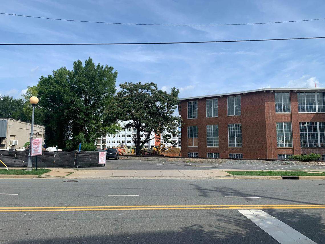 Charlotte NC residents report a strong odor in the city on Thursday, July 14. The leak happened around 6 a.m. on North Davidson Street, and although the Charlotte Fire Department handled it swiftly, the smell lingered.