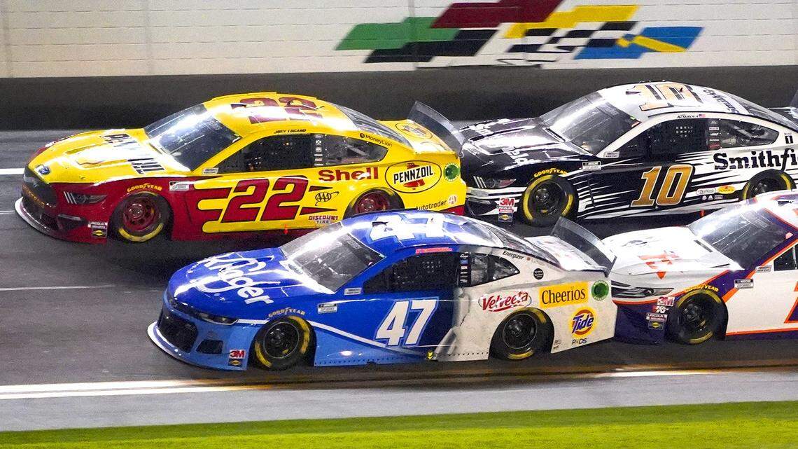 Full Daytona 500 starting positions: Ricky Stenhouse Jr., Alex Bowman on the front row