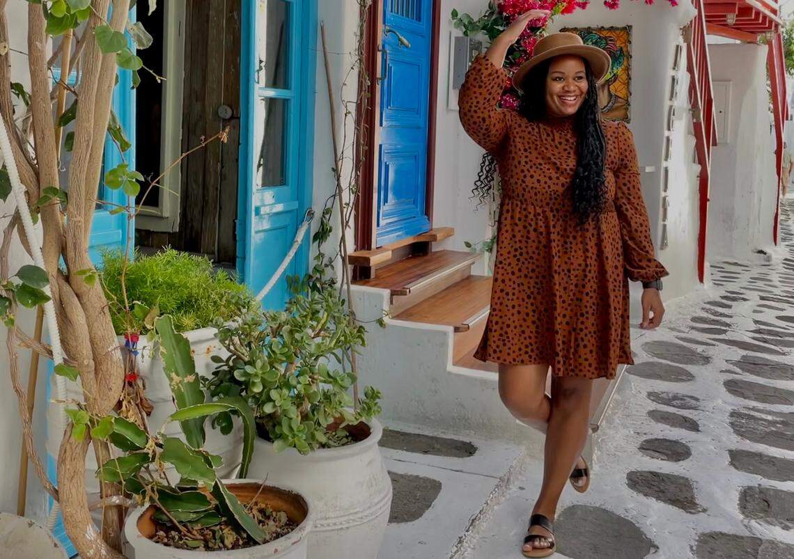 DeAnna Taylor strolls through Mykonos.