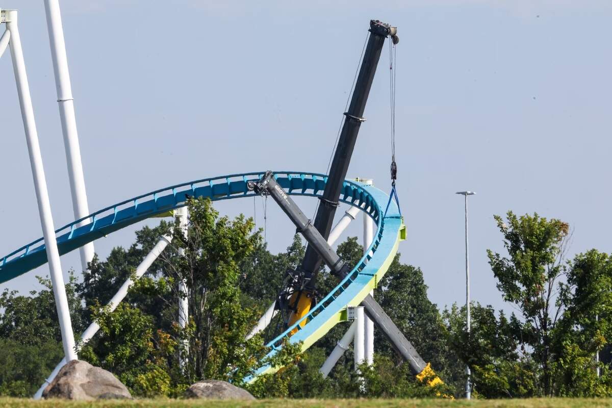 In 2023, cranes held up the track to Fury 325 as the park waited for a new support column to replace a cracked one that was spotted by a park visitor.