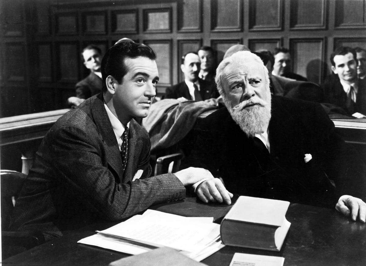 Is he Santa? Is he not? You’ll find out in “Miracle on 34th Street.”