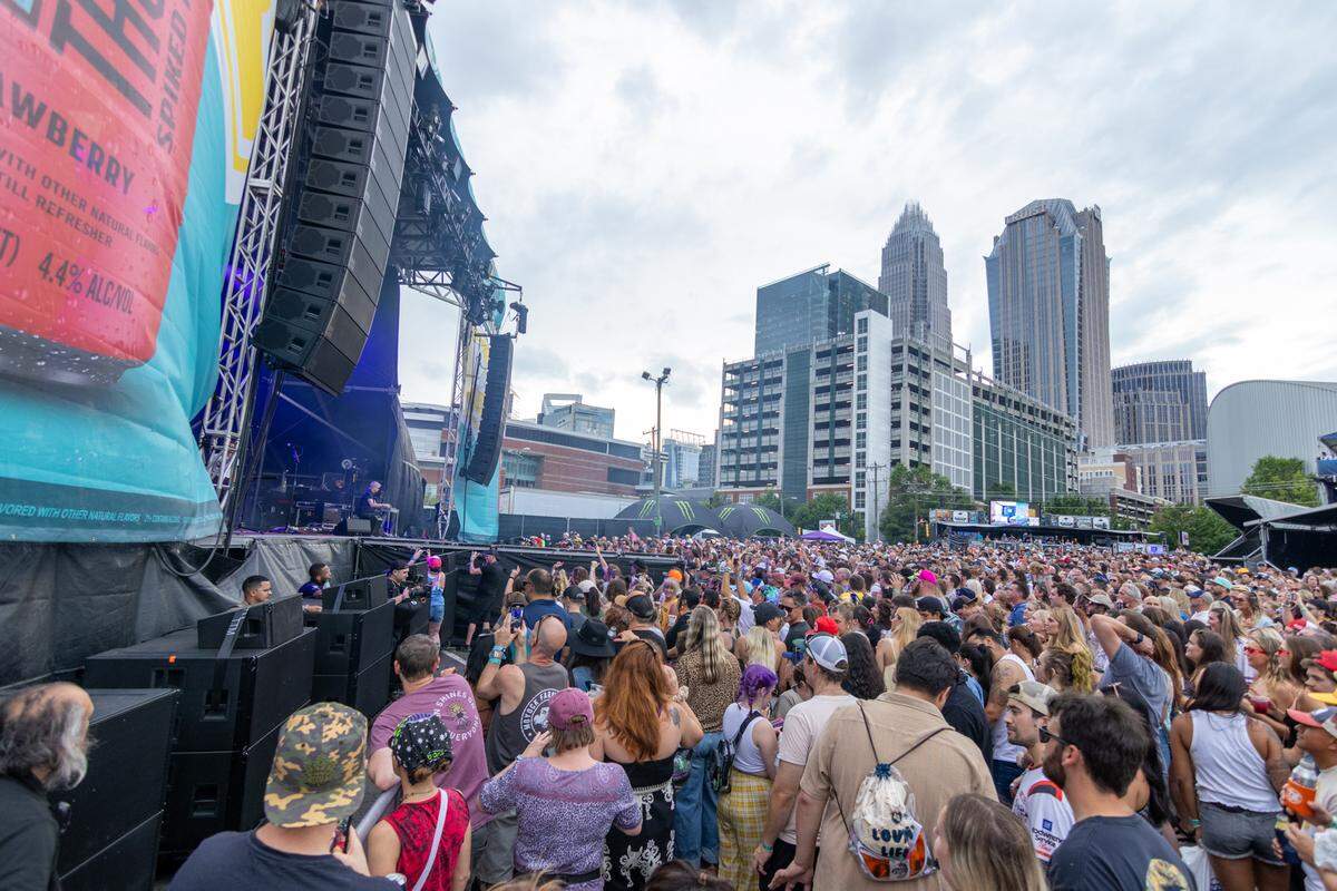 Fans at Lovin’ Life Music Fest 2025.