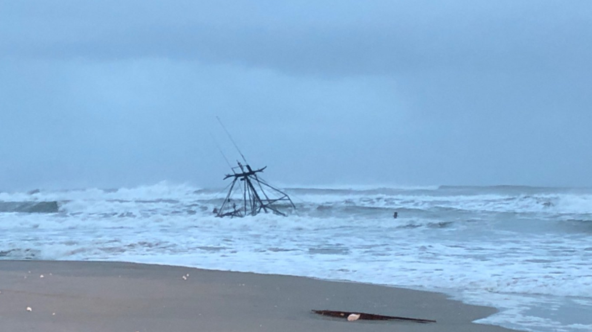 Whats to become of the rigging from a sunken trawler in the Graveyard of the Atlantic? Cape Hatteras National Seashore photo