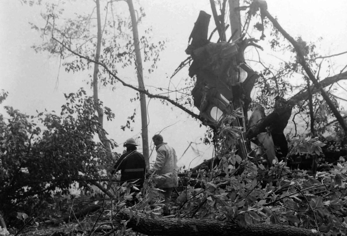 The wreckage of the crash of Eastern Air Lines Flight 212.